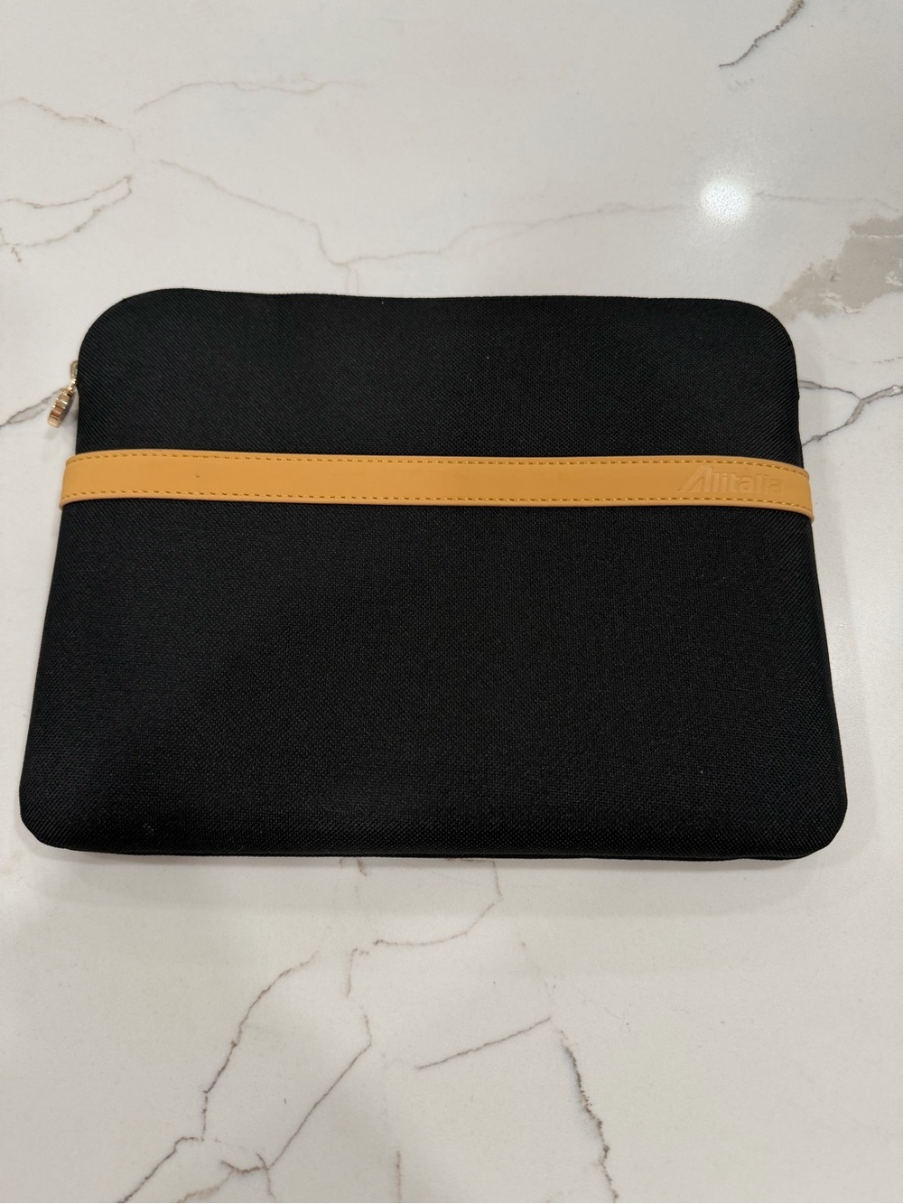 BVLGARI Parfums Alitalia First Class Amenity Cosmetic Bag Case Black Red